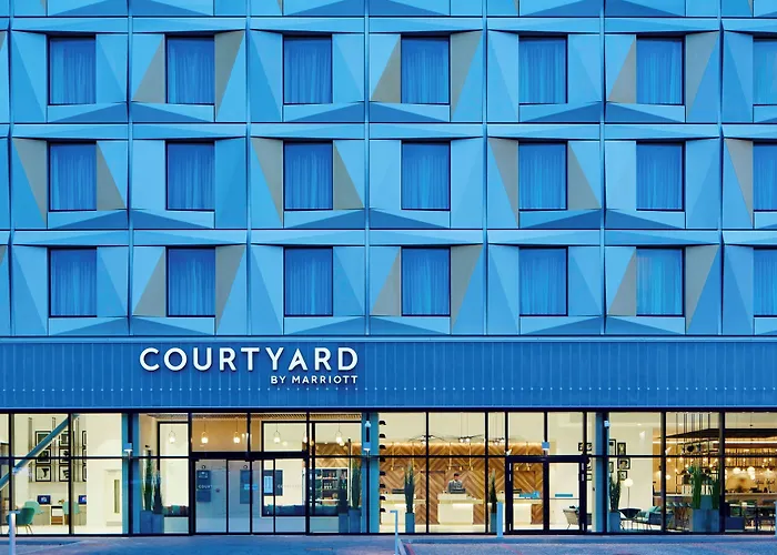 Courtyard By Marriott Luton Airport Hotel